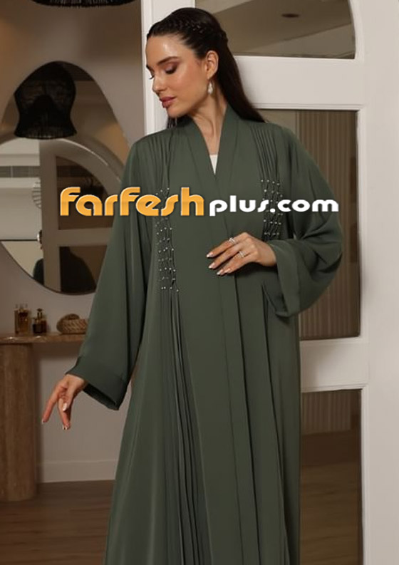 صور: كيف تختارين موديلات العبايات البليسيه المناسبة لشكل جسمك؟ صورة رقم 4