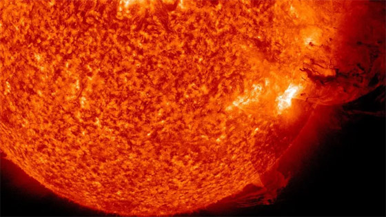 عاصفة شمسية شديدة تضرب الأرض للمرة الأولى منذ 2003 صورة رقم 3