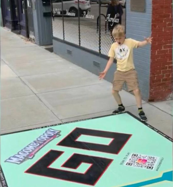 لعبة مونوبولي عملاقة تحول مدينة أمريكية إلى رقعة لعب صورة رقم 2