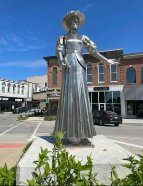 لعبة مونوبولي عملاقة تحول مدينة أمريكية إلى رقعة لعب صورة رقم 3