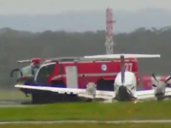 فيديو لطائرة تهبط من دون عجلات.. حلقت 3 ساعات لتتخلص من الوقود صورة رقم 2