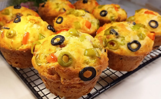 اليكم طريقة تحضير كب كيك مالح بالزيتون صورة رقم 2