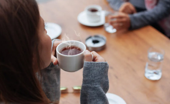 لصحة أفضل.. تجنبوا تناول الشاي والقهوة قبل وبعد الوجبات مباشرة صورة رقم 6