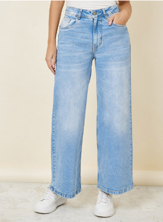 الجينز يتألق بأرجل واسعة في الصيف صورة رقم 4
