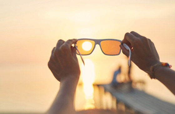 نصائح للحفاظ على سلامة عينيك في الموجة الحارة.. لا تفركها صورة رقم 5