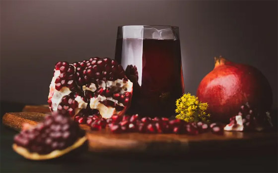 منها الكيوي والرمان.. 5 فواكه نتناولها بطريقة خاطئة صورة رقم 2