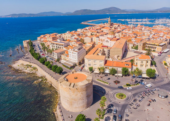 بالصور: جزر إيطالية توفر للأزواج فرصة لقضاء عطلة صيفية رومانسية صورة رقم 6