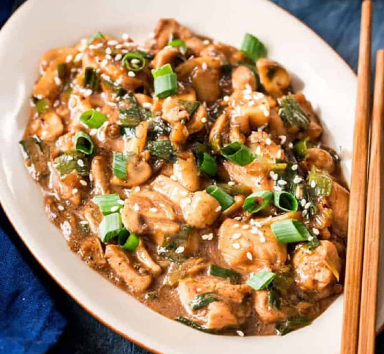 إليكم طريقة تحضير الكانتون بصدور الدجاج صورة رقم 3