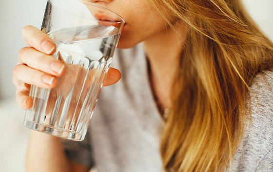 مع ارتفاع درجات الحرارة.. 8 نصائح للحفاظ على رطوبة الجسم صورة رقم 2