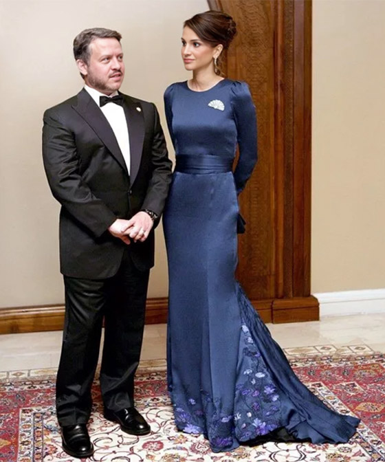 أجمل إطلالات الملكة الأردنية رانيا في المناسبات على مدار السنين صورة رقم 8