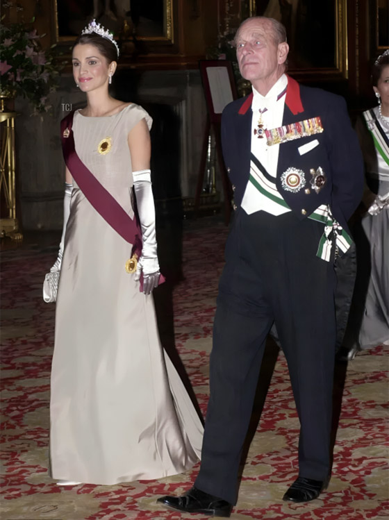 أجمل إطلالات الملكة الأردنية رانيا في المناسبات على مدار السنين صورة رقم 14