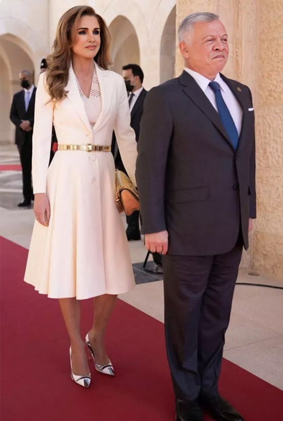 أجمل إطلالات الملكة الأردنية رانيا في المناسبات على مدار السنين صورة رقم 18