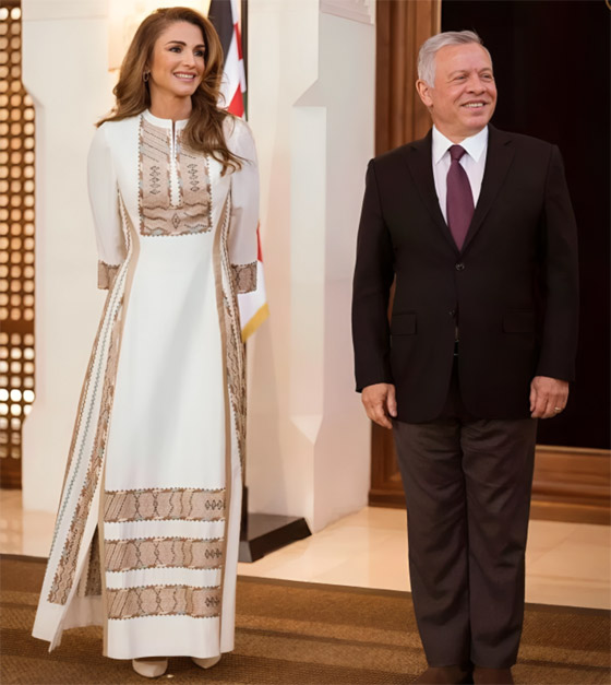 أجمل إطلالات الملكة الأردنية رانيا في المناسبات على مدار السنين صورة رقم 25