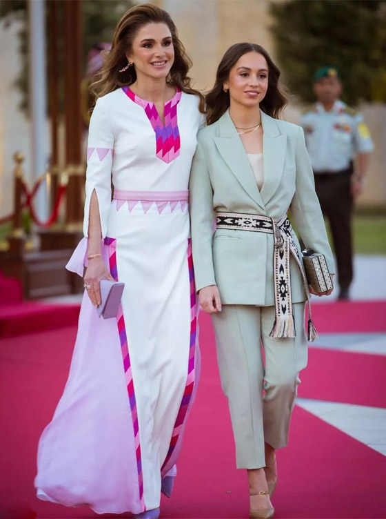 أجمل إطلالات الملكة الأردنية رانيا في المناسبات على مدار السنين صورة رقم 4