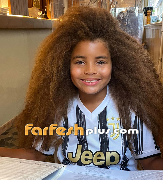 صور: قصة طفل أبهر السوشيال ميديا بطول شعره المذهل صورة رقم 5