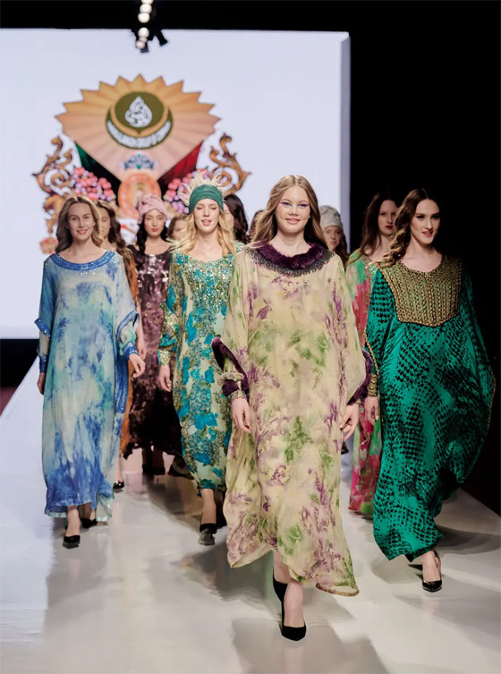 في روسيا.. يوم للموضة المحتشمة متعدد الهويات (صور) صورة رقم 4