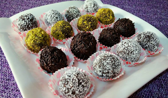 طريقة تحضير حلى السميد بتغليفة جوز الهند والشوكولاتة لضيافة العيد صورة رقم 2