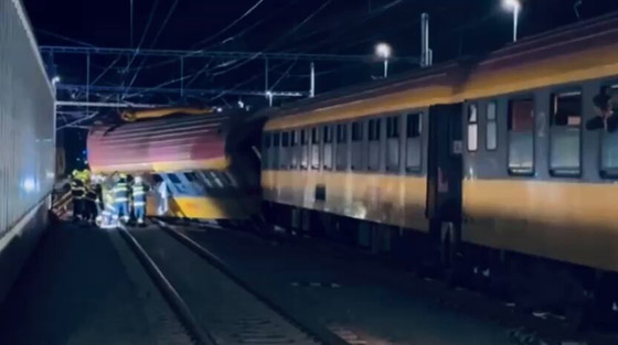 فيديو يوثق تصادم قطارين بمدينة تشيكية أسفر عن سقوط قتلى وجرحى صورة رقم 3