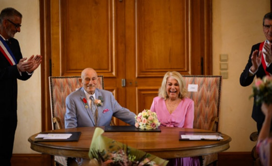 شارك في الحرب العالمية الثانية.. أمريكي في الـ100 يتزوج خطيبته التي تبلغ 96 عاماً صورة رقم 1