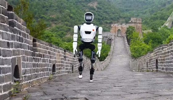 لأول مرة.. روبوت يمشي بأقدامه كالإنسان على سور الصين العظيم صورة رقم 8