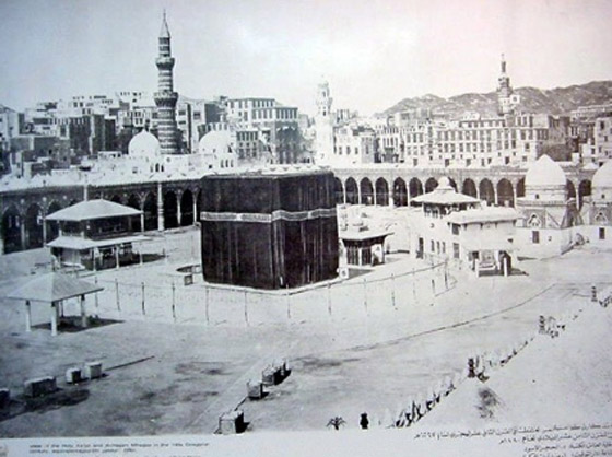 تصل تكلفتها إلى 20 مليون ريال وبها قرابة 150 كلغ من خيوط الذهب.. كل ما يجب معرفته عن كسوة الكعبة صورة رقم 1