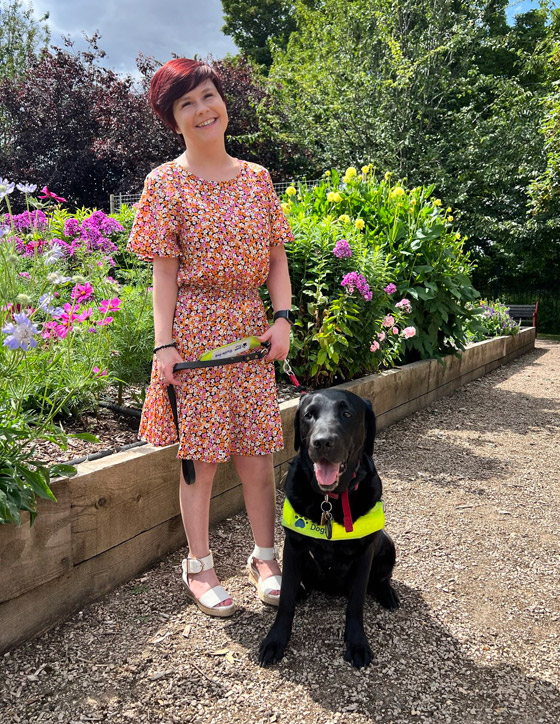 كفيفة تجوب العالم وتكتشفه عبر أحاسيسها الأربع.. ما هي قصتها؟ صور صورة رقم 11