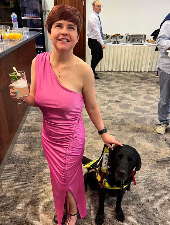 كفيفة تجوب العالم وتكتشفه عبر أحاسيسها الأربع.. ما هي قصتها؟ صور صورة رقم 16