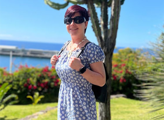 كفيفة تجوب العالم وتكتشفه عبر أحاسيسها الأربع.. ما هي قصتها؟ صور صورة رقم 1