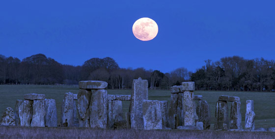 مراقبو السماء يستعدون لاستقبال ظاهرة فلكية نادرة لا تحدث إلا كل 18 عاما صورة رقم 3 مراقبو السماء يستعدون لاستقبال ظاهرة فلكية نادرة لا تحدث إلا كل 18 عاما صورة رقم 3