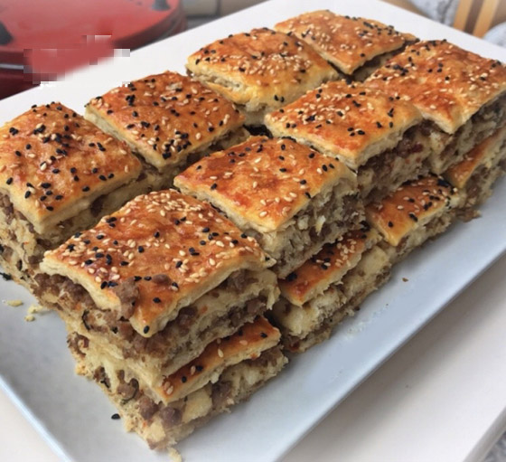 إليكم طريقة تحضير الرقاق باللحمة المفرومة لسفرة العيد صورة رقم 4