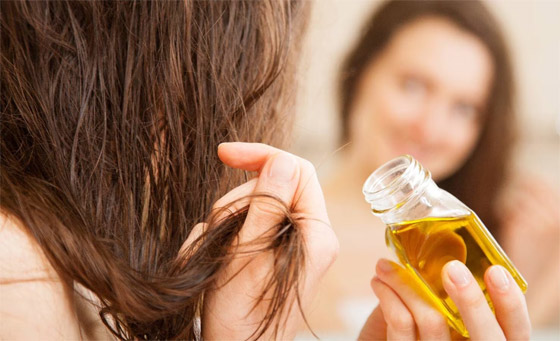 منها اللافندر والليمون.. 8 زيوت طبيعية لشعر طويل ولامع صورة رقم 4
