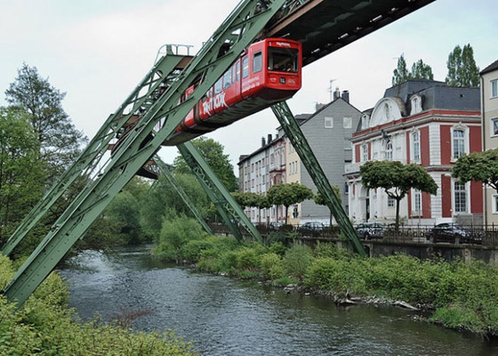 زلاجات الكلاب والأشجار.. إليكم أغرب 10 وسائل لنقل البشر حول العالم صورة رقم 4 زلاجات الكلاب والأشجار.. إليكم أغرب 10 وسائل لنقل البشر حول العالم صورة رقم 4