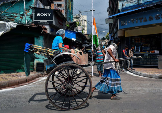 زلاجات الكلاب والأشجار.. إليكم أغرب 10 وسائل لنقل البشر حول العالم صورة رقم 5 زلاجات الكلاب والأشجار.. إليكم أغرب 10 وسائل لنقل البشر حول العالم صورة رقم 5
