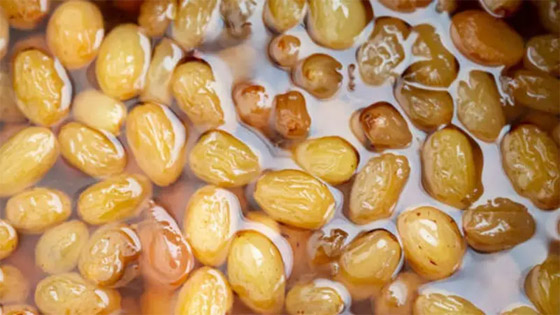 هل تعرف ماء الزبيب؟.. 11 فائدة صحية منها إنقاص الوزن صورة رقم 1