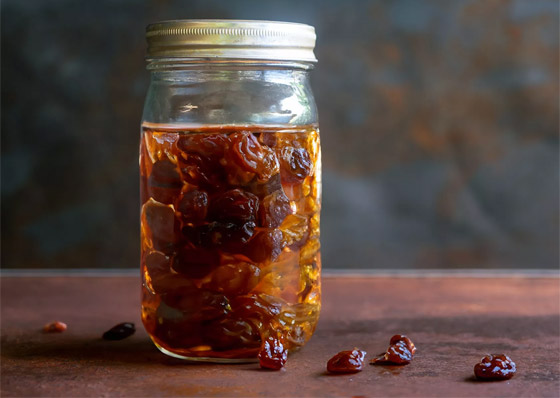 هل تعرف ماء الزبيب؟.. 11 فائدة صحية منها إنقاص الوزن صورة رقم 2