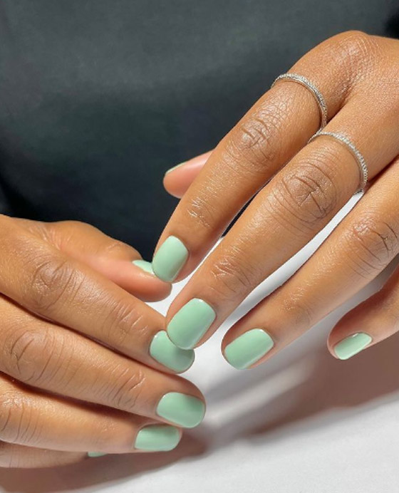 ألوان مناكير صيفية منعشة موضة صيف 2024.. لوني أظافرك بها صورة رقم 5