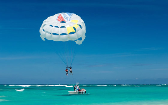 مليئة بالمغامرة: تعرفوا إلى الوجهات السياحية الخاصة بعشاق القفز بالمظلات صورة رقم 4