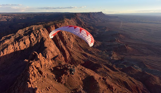 مليئة بالمغامرة: تعرفوا إلى الوجهات السياحية الخاصة بعشاق القفز بالمظلات صورة رقم 9
