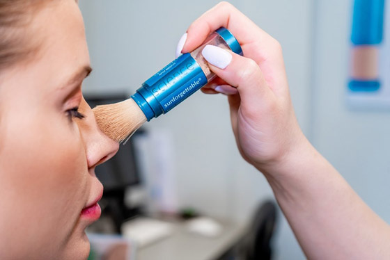 ما البودرة الواقية من الشمس؟.. إليكِ فوائدها صورة رقم 5