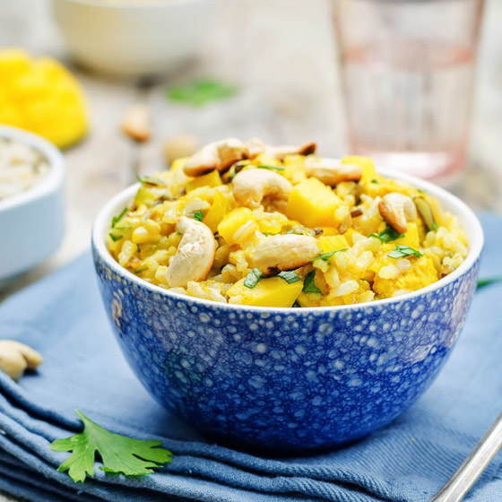 اليكم طريقة تحضير الدجاج بالمانجو والكاري صورة رقم 1