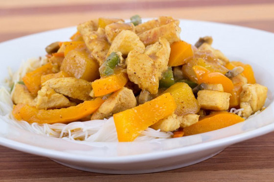 اليكم طريقة تحضير الدجاج بالمانجو والكاري صورة رقم 3