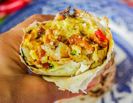 إليكم طريقة تحضير بوريتو البيض المكسيكي بالمذاق الحار اللذيذ صورة رقم 7