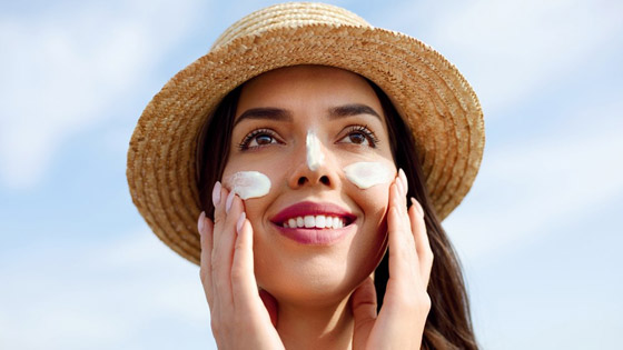 هكذا تحصلين على بشرة خالية من العيوب على البحر صورة رقم 3