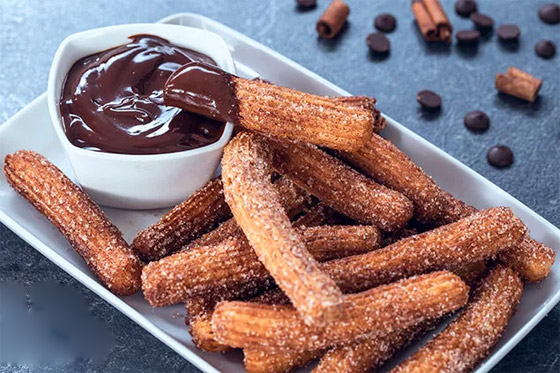 إليكم طريقة تحضير حلى الشوروز الشهية صورة رقم 8