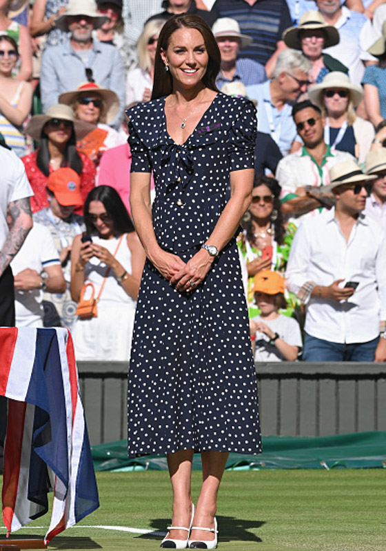 بالصور: أجمل إطلالات كيت ميدلتون في بطولة ويمبلدون خلال السنوات الأخيرة صورة رقم 4 بالصور: أجمل إطلالات كيت ميدلتون في بطولة ويمبلدون خلال السنوات الأخيرة صورة رقم 4