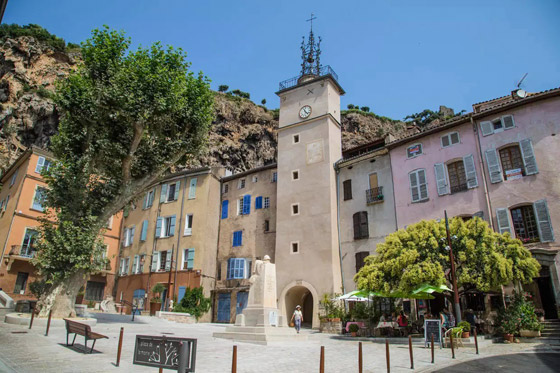 8 عناوين سياحية لا بد من زيارتها في بروفانس الفرنسية.. تعرفوا إليها بالصور صورة رقم 10