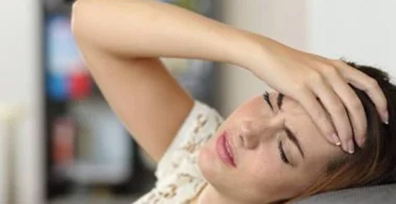 5 علامات تشير لوجود ورم في المخ قد تفاجئك.. منها التعثر أثناء المشى صورة رقم 2