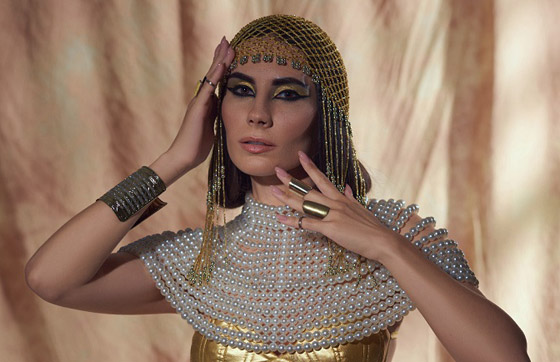 طقوس جمالية للعناية بالبشرة والشعر اعتمدتها الملكات عبر العصور صورة رقم 1