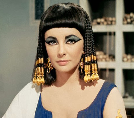 طقوس جمالية للعناية بالبشرة والشعر اعتمدتها الملكات عبر العصور صورة رقم 2