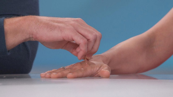 في حر الصيف.. اختبار بسيط يكشف إذا كنت تعاني من الجفاف (فيديو) صورة رقم 5